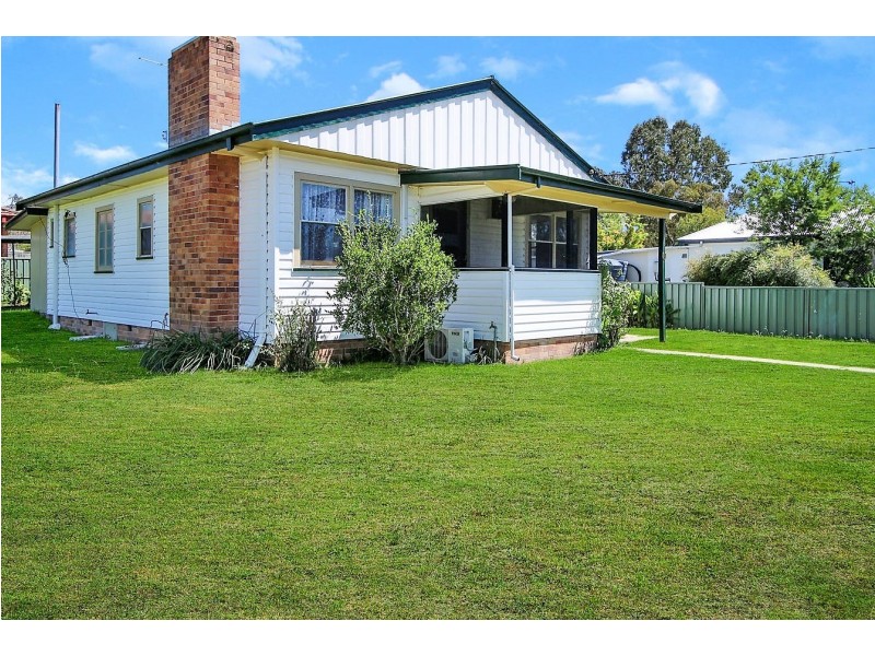 54 Pelham Street, Tenterfield NSW 2372