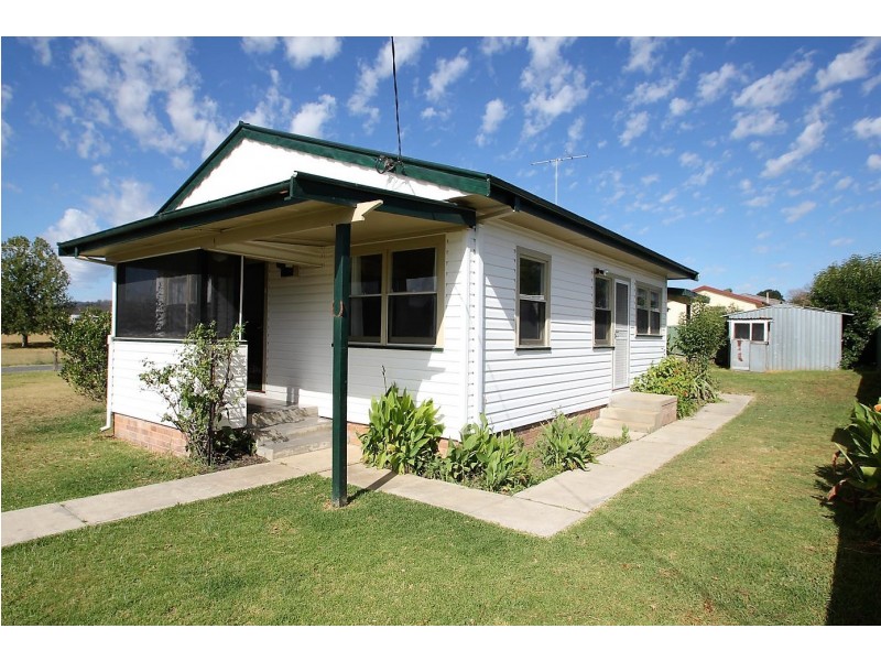 54 Pelham Street, Tenterfield NSW 2372