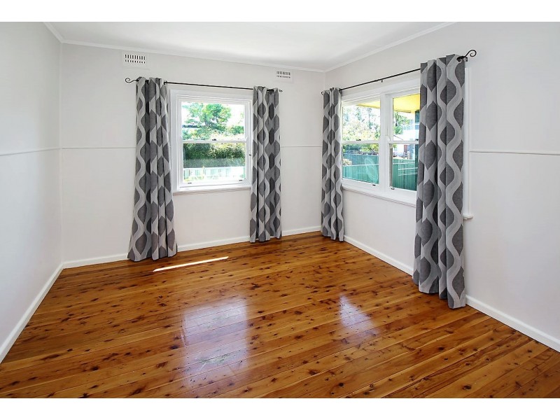 54 Pelham Street, Tenterfield NSW 2372