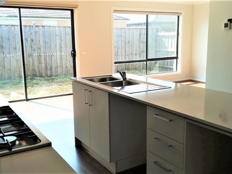 176 Primrose Avenue, Officer VIC 3809