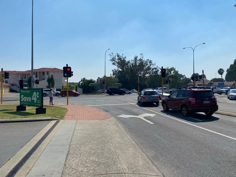 15/1 North Lake Road, Alfred Cove WA 6154