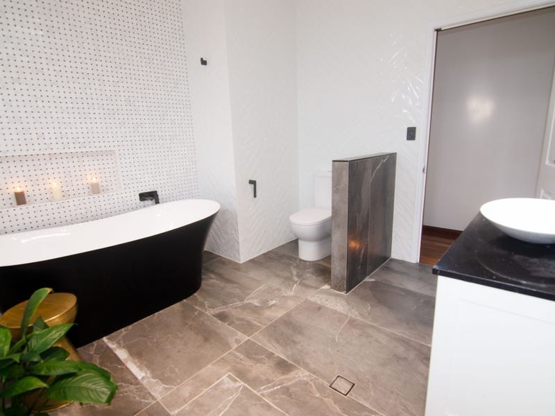 17 Selby Street, Bardon QLD 4065