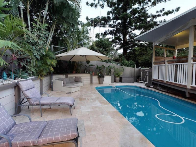 17 Selby Street, Bardon QLD 4065