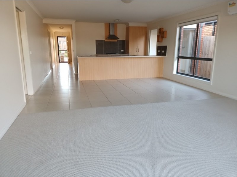 26 Corbet Street, Melton South VIC 3338