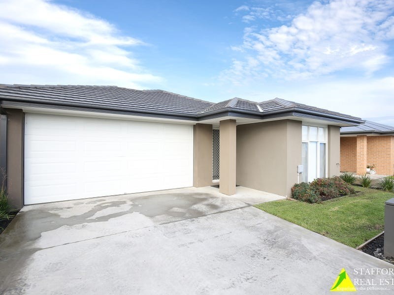 12 Cabernet Way, Pakenham VIC 3810