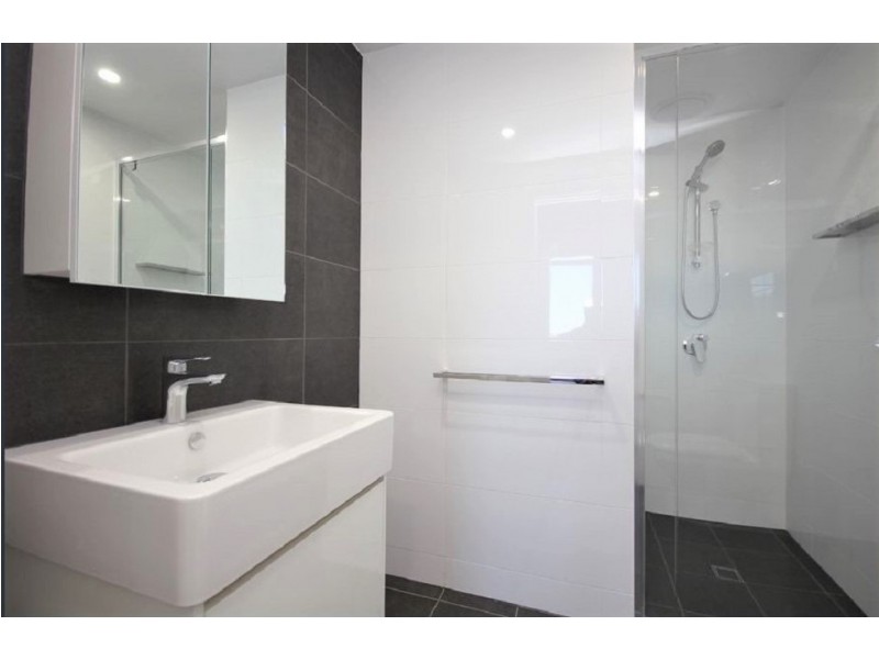 404/28 Wolseley Street, Woolloongabba QLD 4102