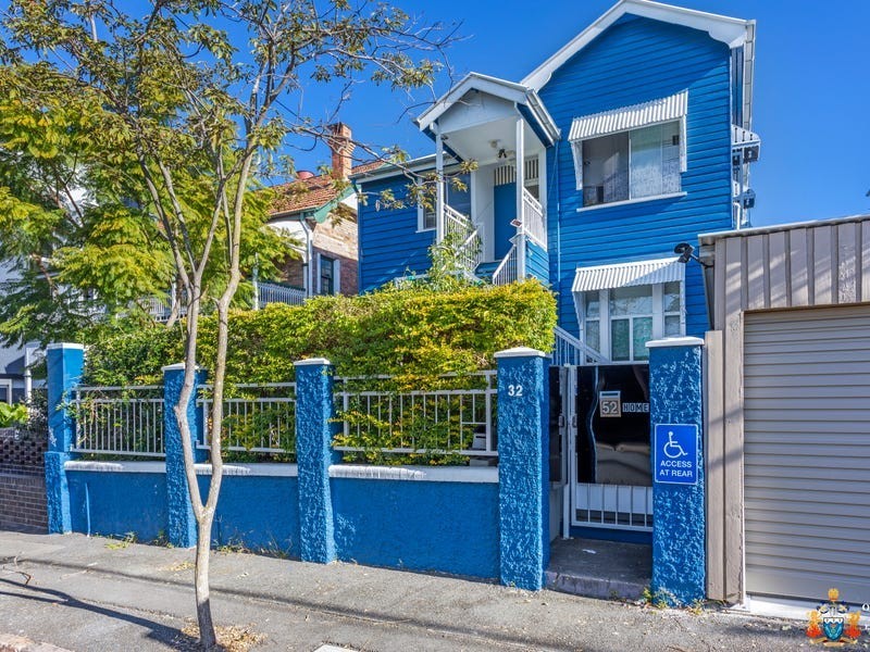 32 Kennigo Street, Spring Hill QLD 4000