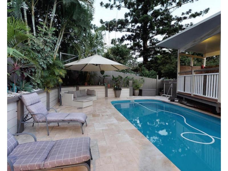 17 Selby Street, Bardon QLD 4065