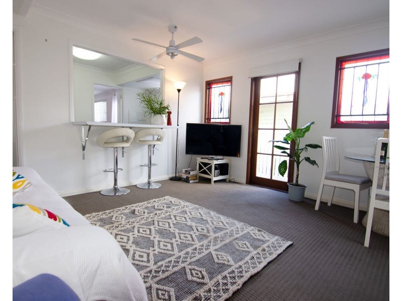 17 Selby Street, Bardon QLD 4065