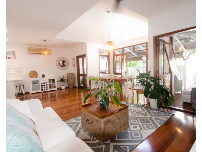 17 Selby Street, Bardon QLD 4065