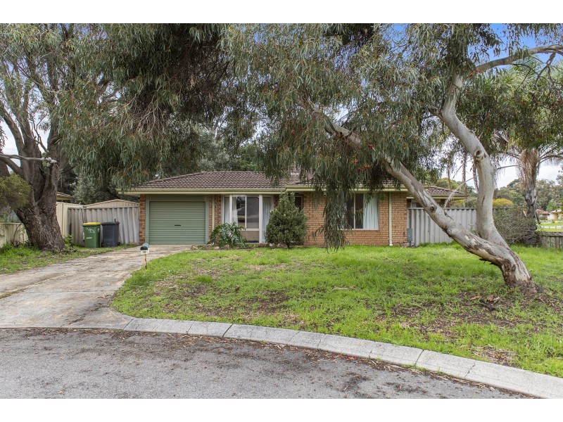 10 Eaglehawk Grove, Brookdale WA 6112