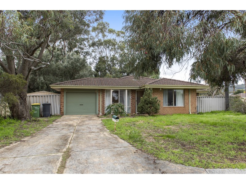 10 Eaglehawk Grove, Brookdale WA 6112