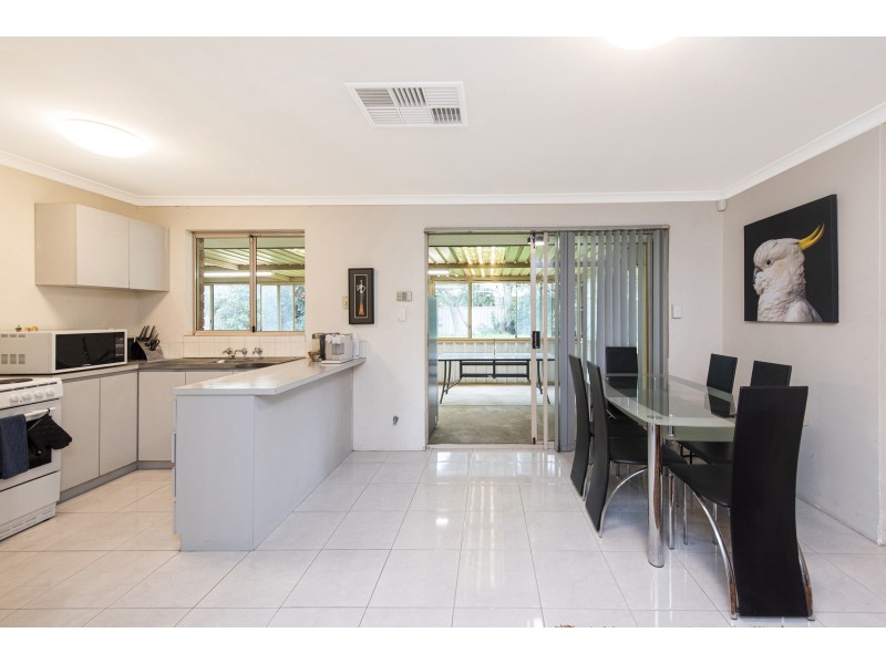 10 Eaglehawk Grove, Brookdale WA 6112