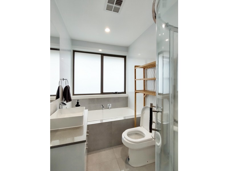 40 Katrina Drive, Gladstone Park VIC 3043