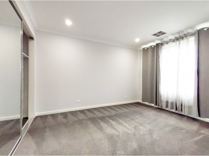 40 Katrina Drive, Gladstone Park VIC 3043