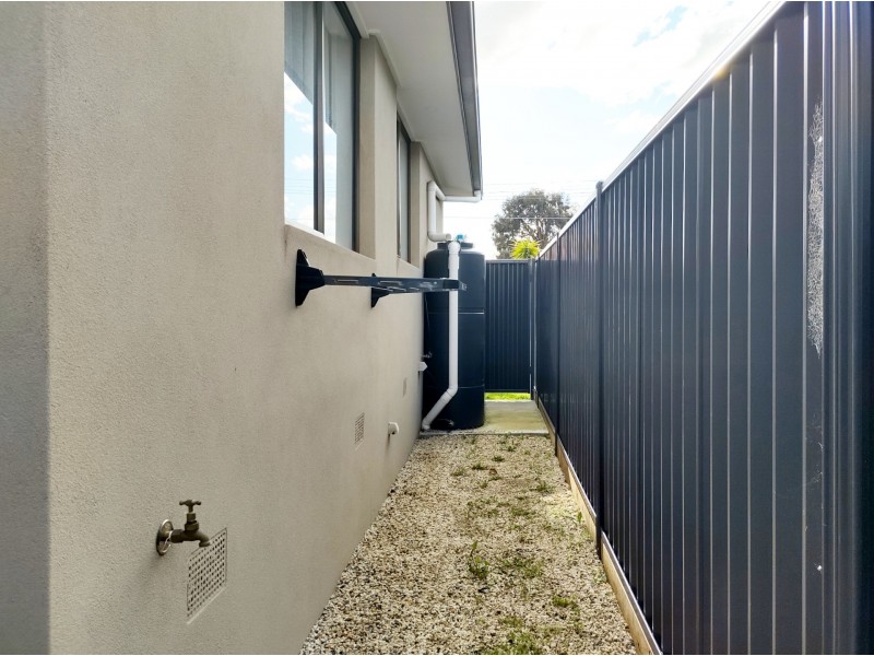 40 Katrina Drive, Gladstone Park VIC 3043