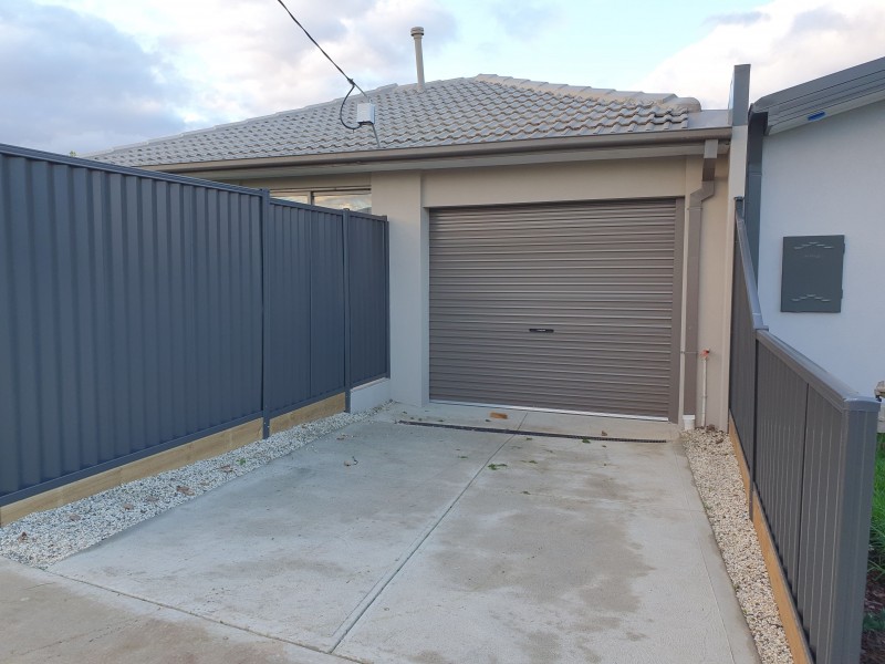 40 Katrina Drive, Gladstone Park VIC 3043