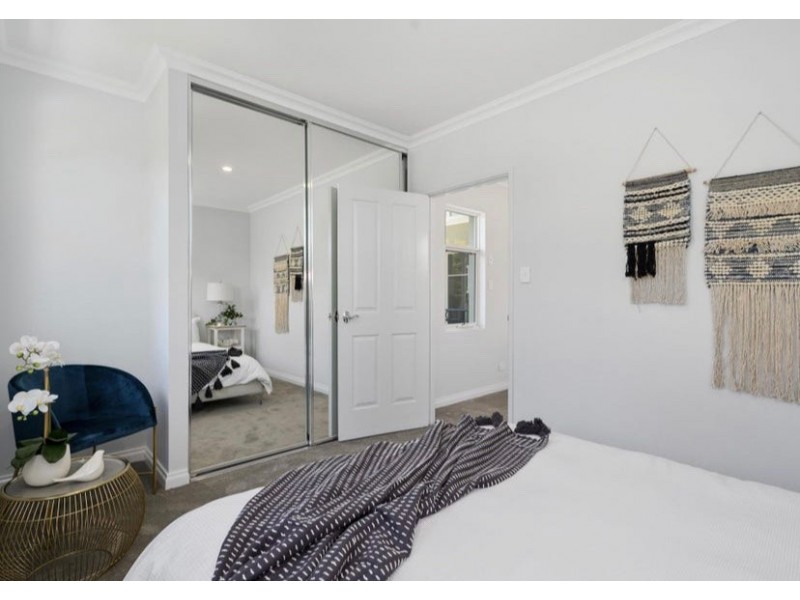 4/6 Hall Street, Karrinyup WA 6018