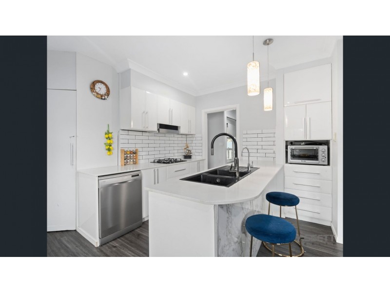 36 Old Logan Road, Gailes QLD 4300