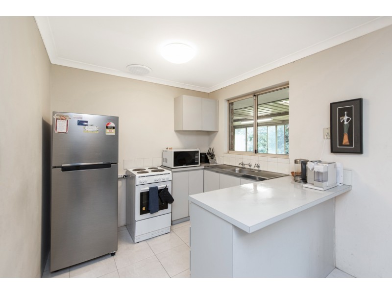 10 Eaglehawk Grove, Brookdale WA 6112