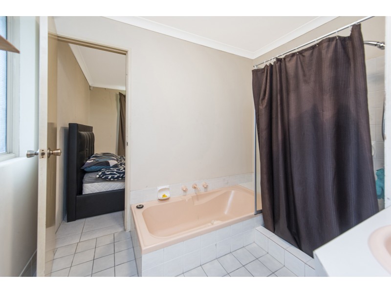 10 Eaglehawk Grove, Brookdale WA 6112