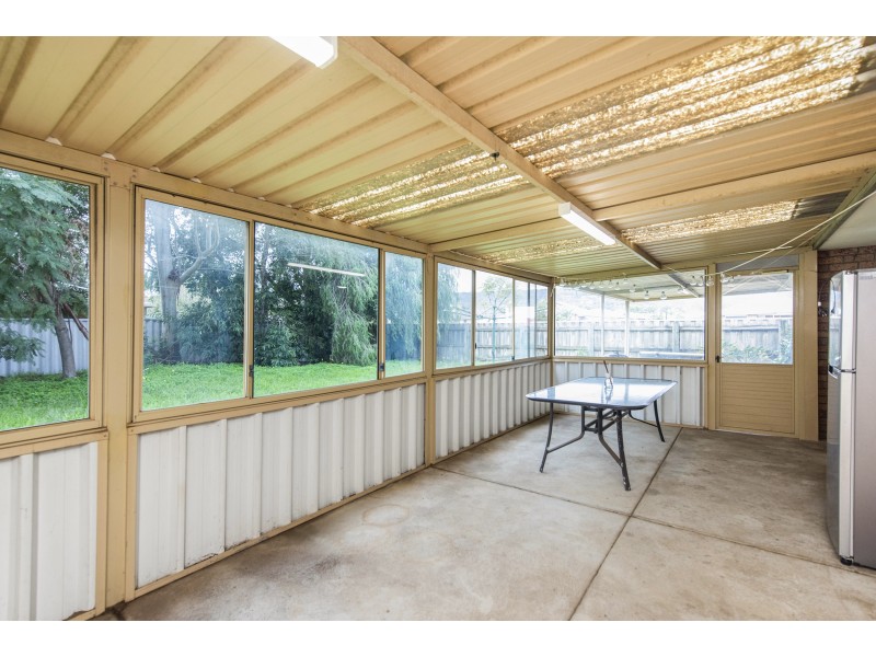 10 Eaglehawk Grove, Brookdale WA 6112