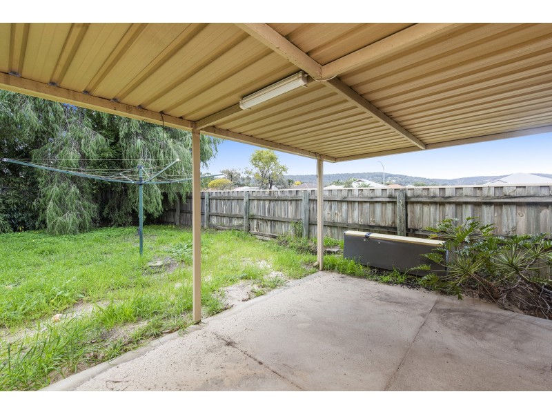 10 Eaglehawk Grove, Brookdale WA 6112