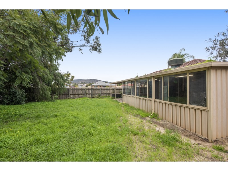 10 Eaglehawk Grove, Brookdale WA 6112