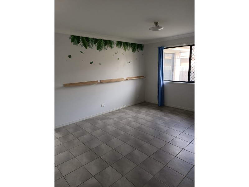 10 Kingsburgh Street, Raceview QLD 4305