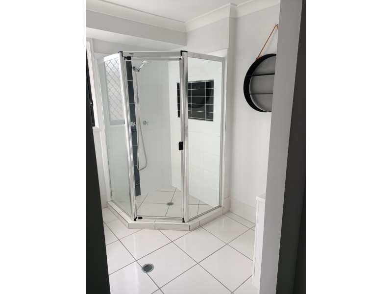 10 Kingsburgh Street, Raceview QLD 4305