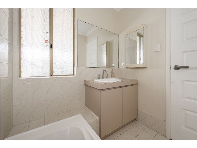62E Lyall Street, Redcliffe WA 6104