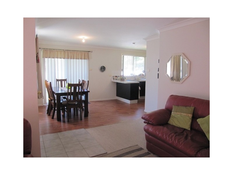 1/8 Narara Avenue, Charmhaven NSW 2263