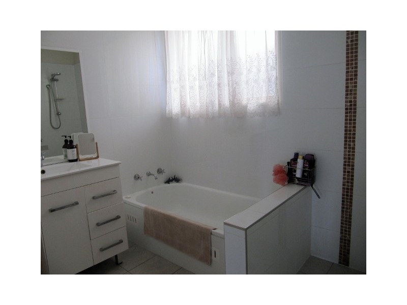 1/8 Narara Avenue, Charmhaven NSW 2263