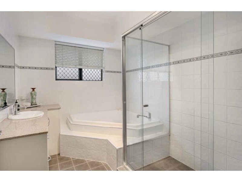 87 Lamberth Road, Regents Park QLD 4118