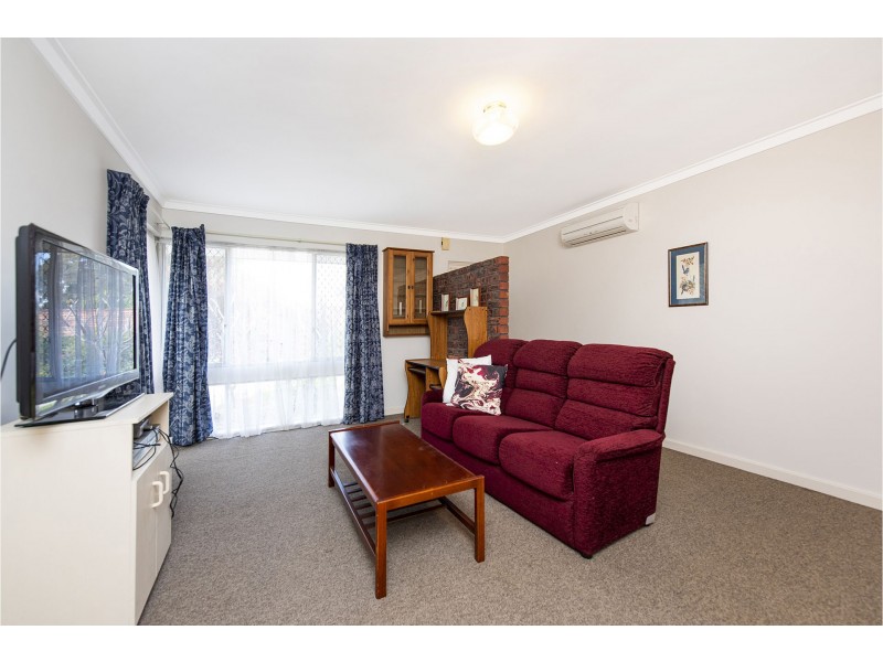 2/12 Bridges Road, Melville WA 6156