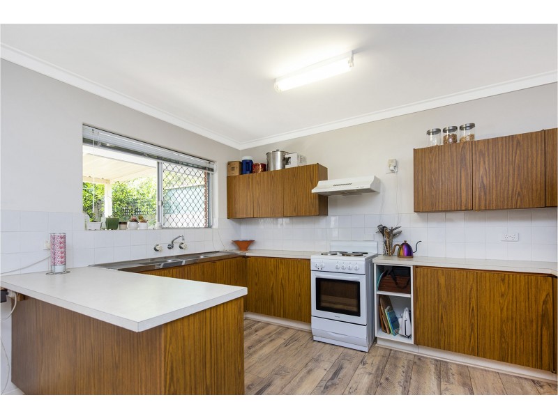 2/12 Bridges Road, Melville WA 6156