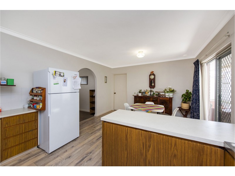 2/12 Bridges Road, Melville WA 6156