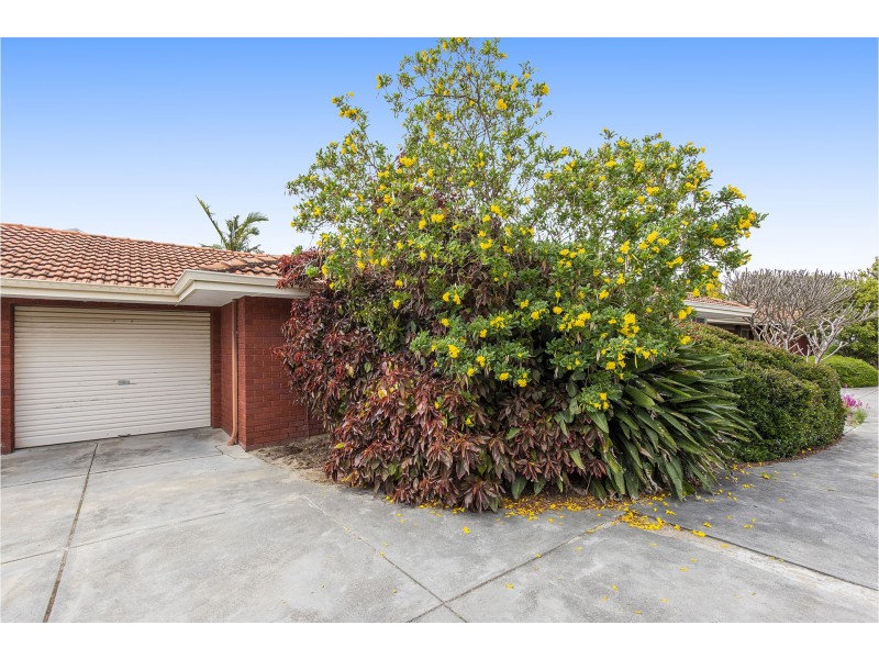2/12 Bridges Road, Melville WA 6156