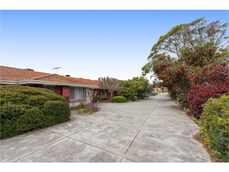 2/12 Bridges Road, Melville WA 6156