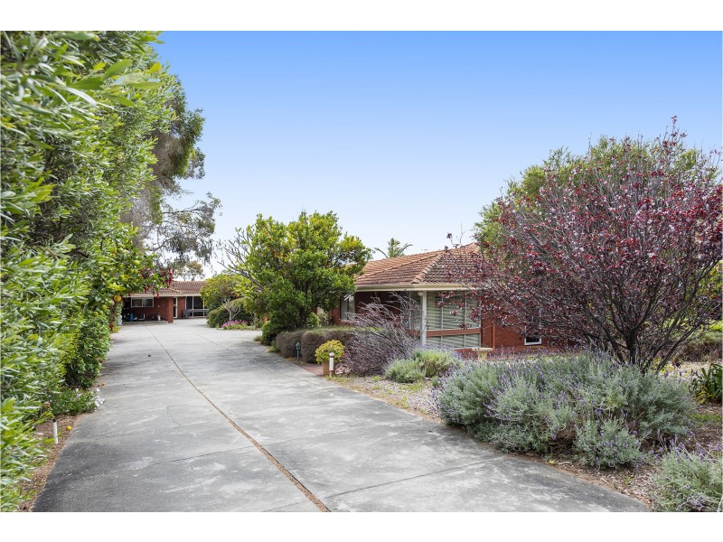 2/12 Bridges Road, Melville WA 6156