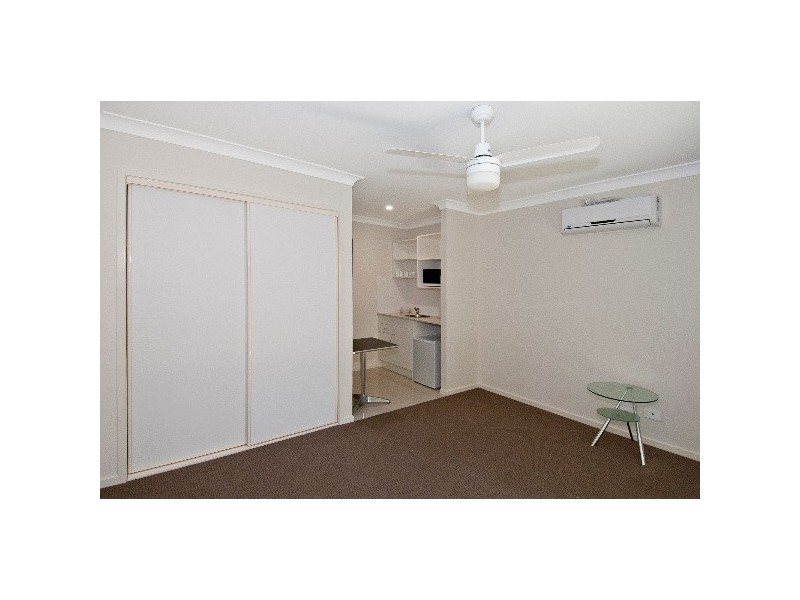 2/43B Short Street, Loganlea QLD 4131