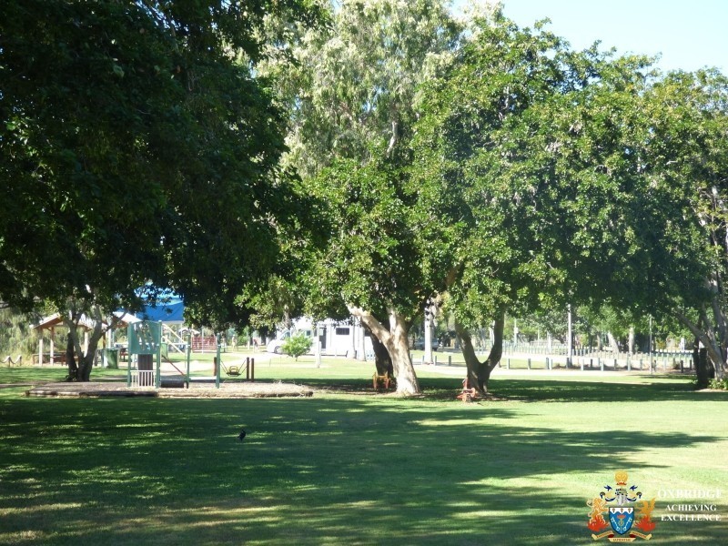 11 Wattle Crescent, Bowen QLD 4805