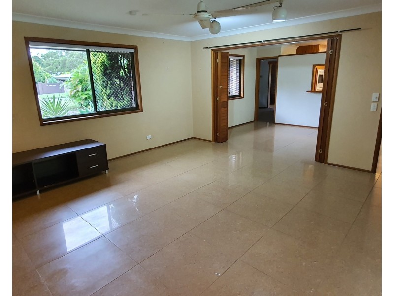 38 Hillview Parade, Ashmore QLD 4214