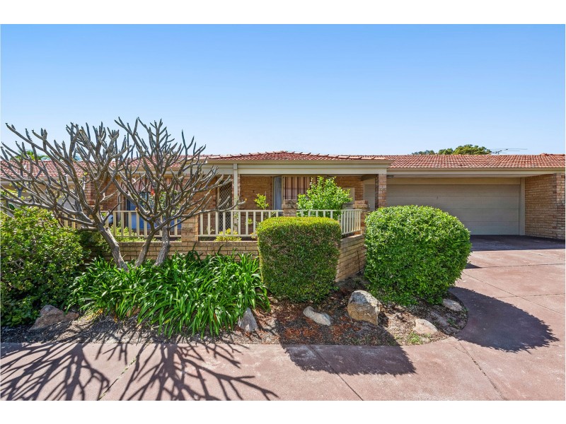 2/3 Bridges Road, Melville WA 6156