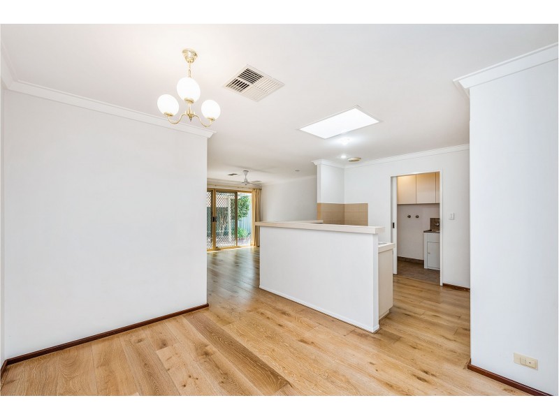 2/3 Bridges Road, Melville WA 6156