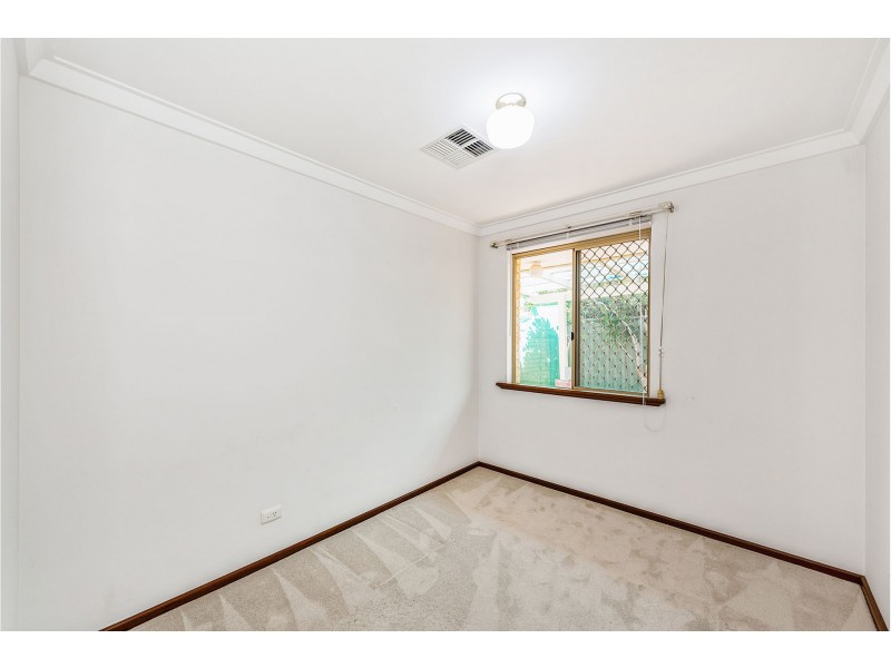 2/3 Bridges Road, Melville WA 6156