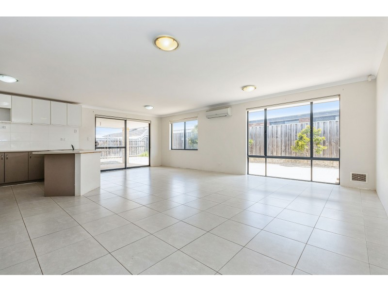 7 Karakin Terrace, Ellenbrook WA 6069