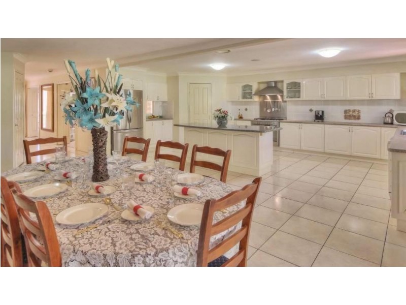 25 Lichfield Place, Parkinson QLD 4115