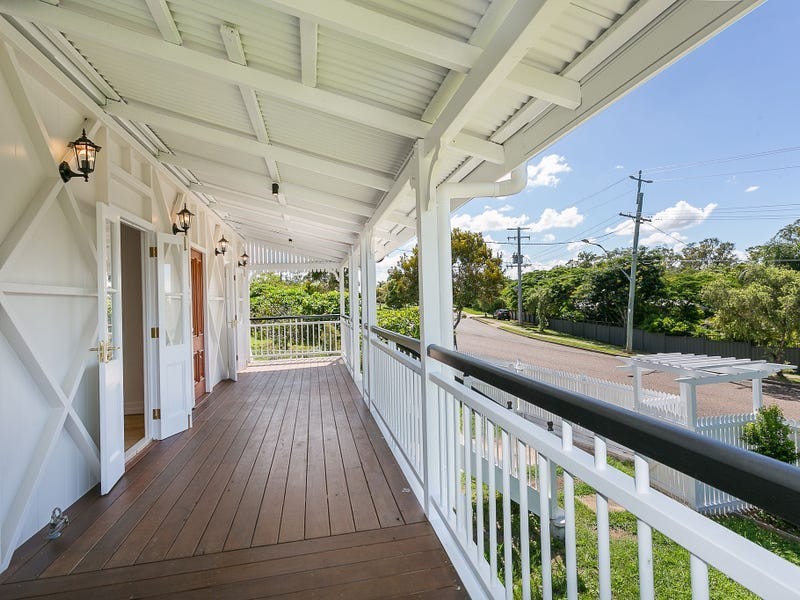 18 Holmes Street, North Ipswich QLD 4305