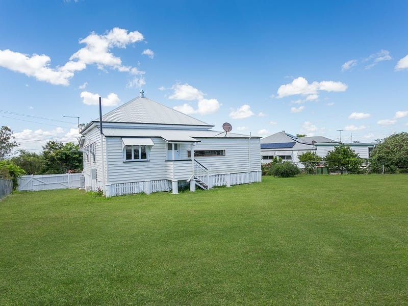 18 Holmes Street, North Ipswich QLD 4305